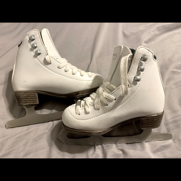 Riedell Emerald Ice Skates - Picture 1 of 8